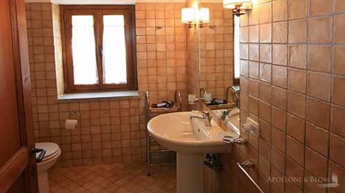 Image No.20-11 Bed Apartment for sale