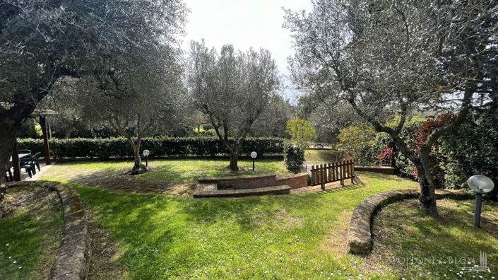 Image No.16-3 Bed Country House for sale