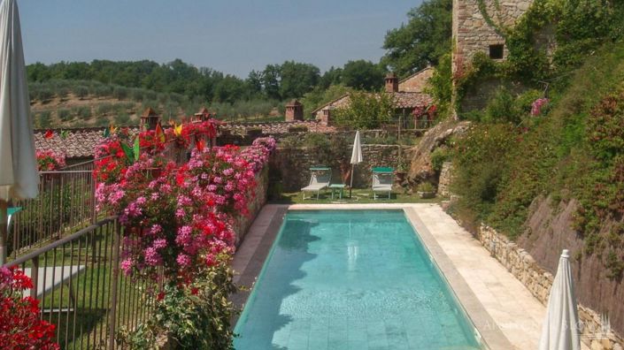 Image No.5-13 Bed Apartment for sale