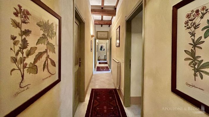 Image No.13-8 Bed Apartment for sale