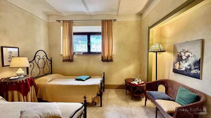 Image No.14-8 Bed Apartment for sale