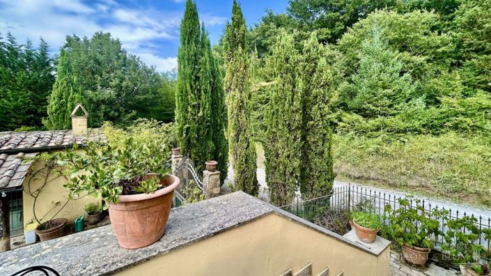 Image No.27-8 Bed Apartment for sale