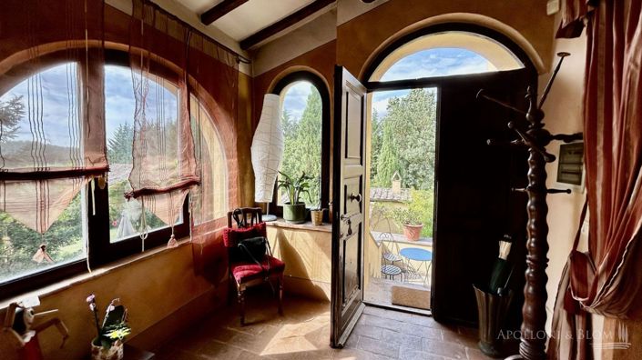 Image No.7-8 Bed Apartment for sale