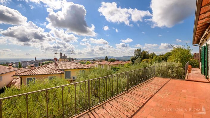 Image No.11-5 Bed Country House for sale