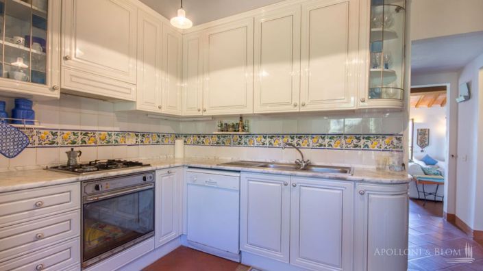 Image No.24-7 Bed Apartment for sale