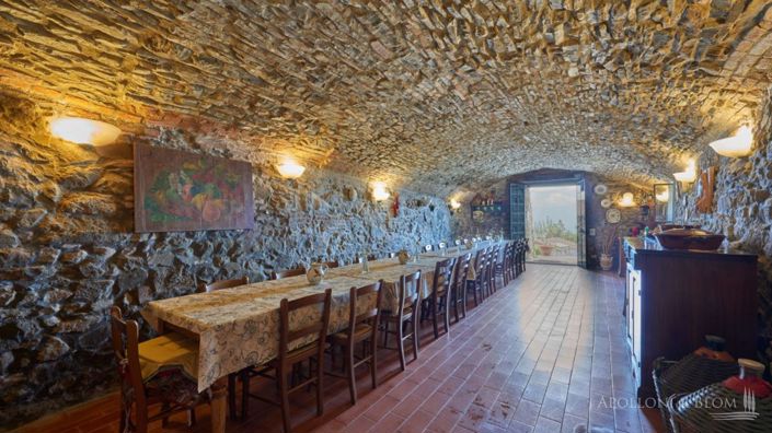 Image No.13-12 Bed Apartment for sale