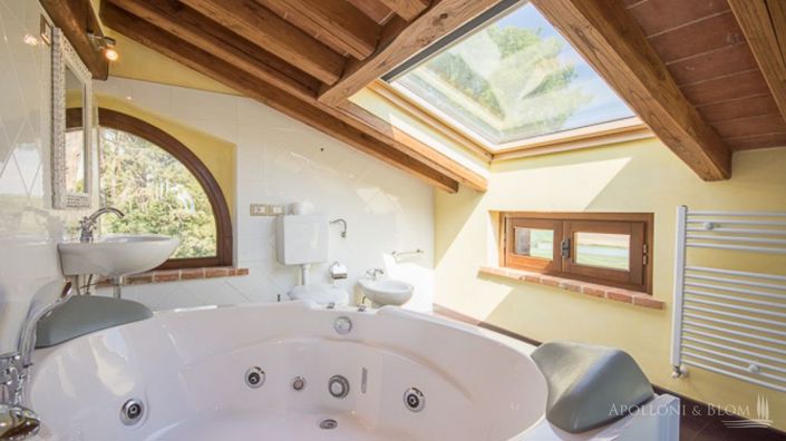 Image No.19-4 Bed Apartment for sale