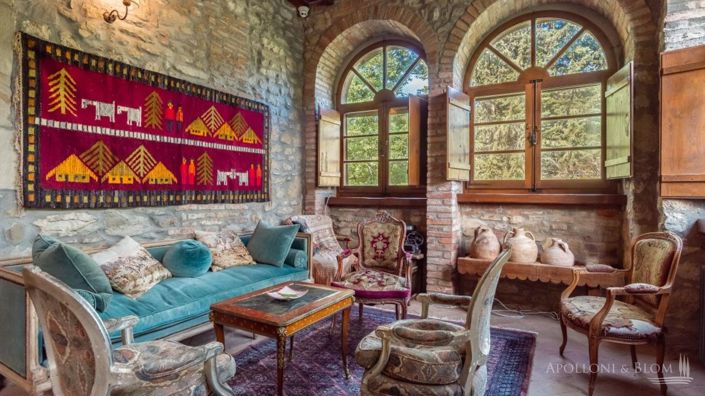 Image No.12-7 Bed Apartment for sale