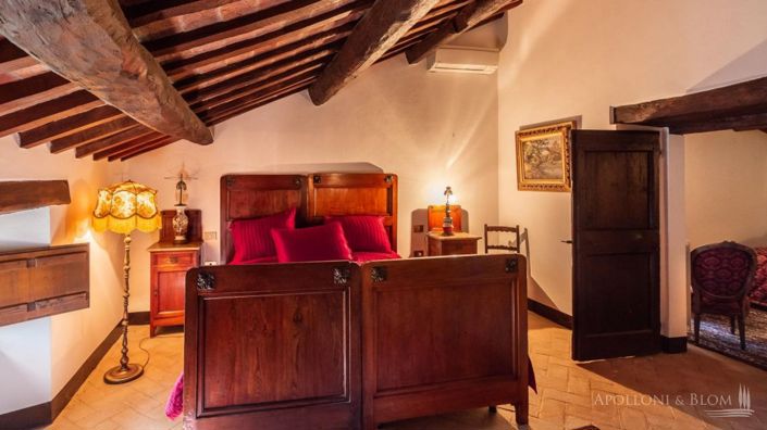 Image No.18-7 Bed Apartment for sale