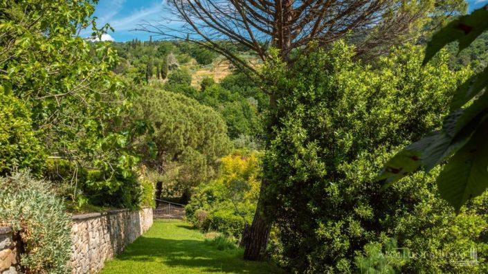 Image No.24-7 Bed Apartment for sale