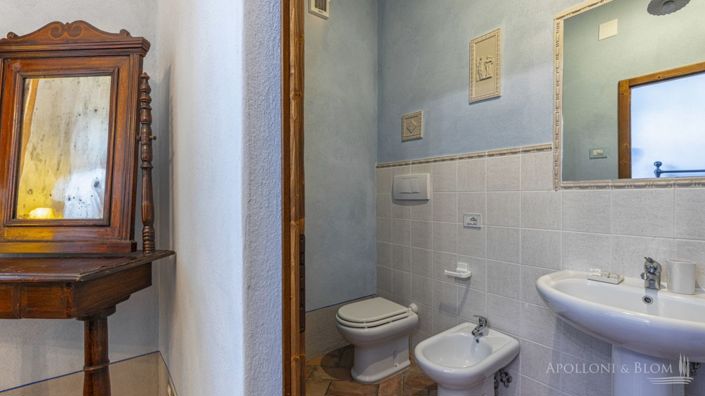 Image No.22-9 Bed Apartment for sale