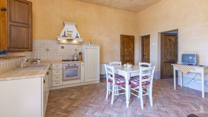 Image No.23-9 Bed Apartment for sale