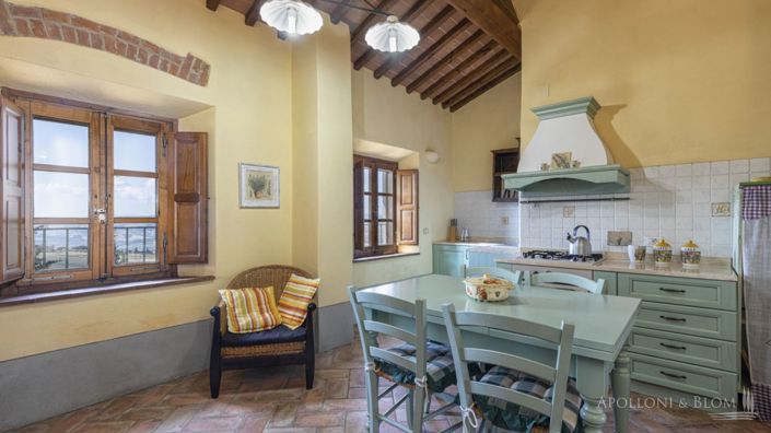 Image No.5-9 Bed Apartment for sale