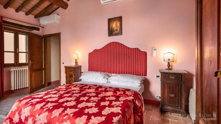 Image No.14-5 Bed Apartment for sale