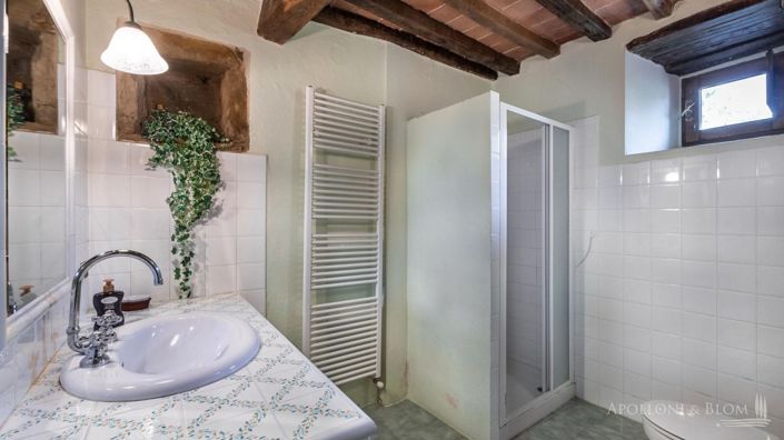 Image No.19-5 Bed Apartment for sale