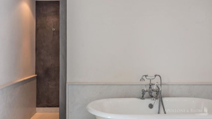 Image No.19-8 Bed Apartment for sale