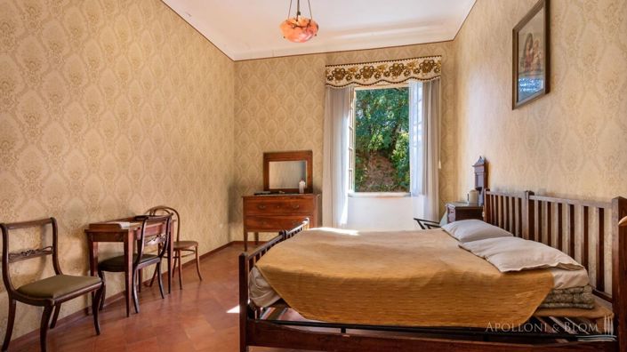 Image No.16-8 Bed Apartment for sale