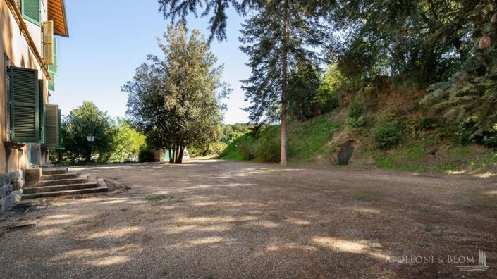 Image No.23-8 Bed Apartment for sale