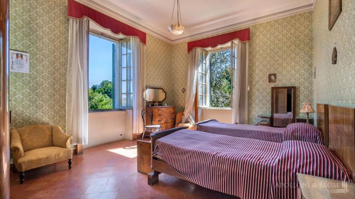 Image No.4-8 Bed Apartment for sale