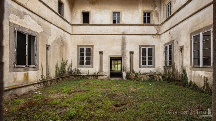 Image No.18-10 Bed Apartment for sale