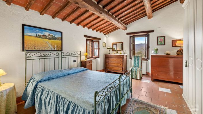 Image No.11-6 Bed Apartment for sale