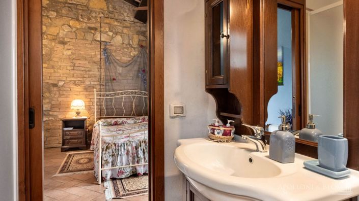 Image No.19-6 Bed Apartment for sale