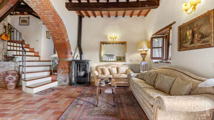 Image No.9-6 Bed Apartment for sale