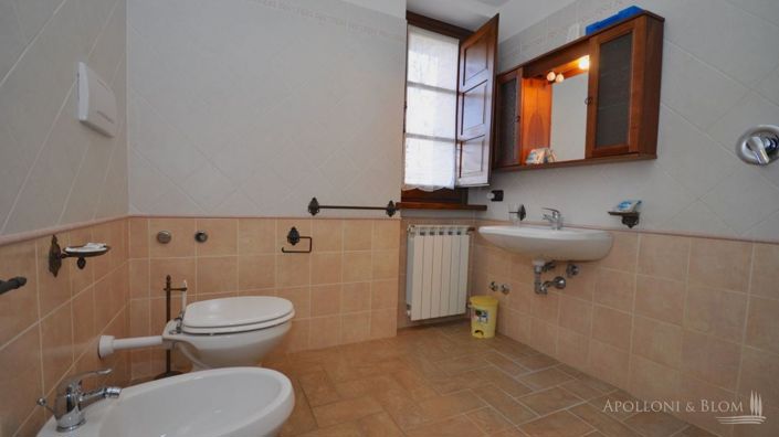 Image No.16-11 Bed Apartment for sale