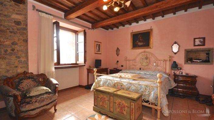 Image No.8-11 Bed Apartment for sale