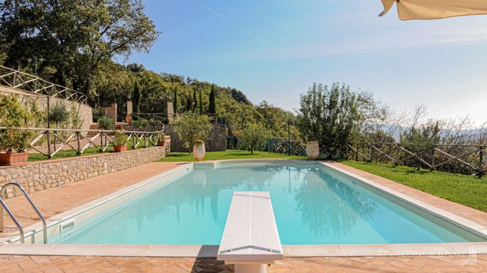 Image No.10-6 Bed Apartment for sale