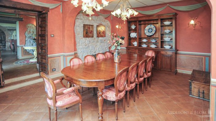 Image No.22-6 Bed Apartment for sale