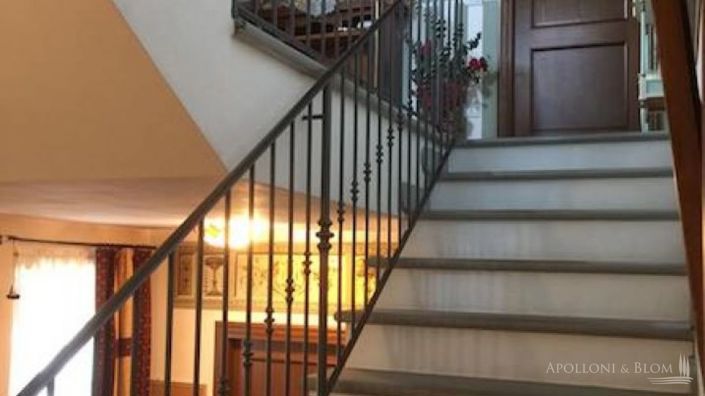 Image No.13-5 Bed Apartment for sale