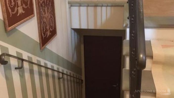 Image No.17-5 Bed Apartment for sale