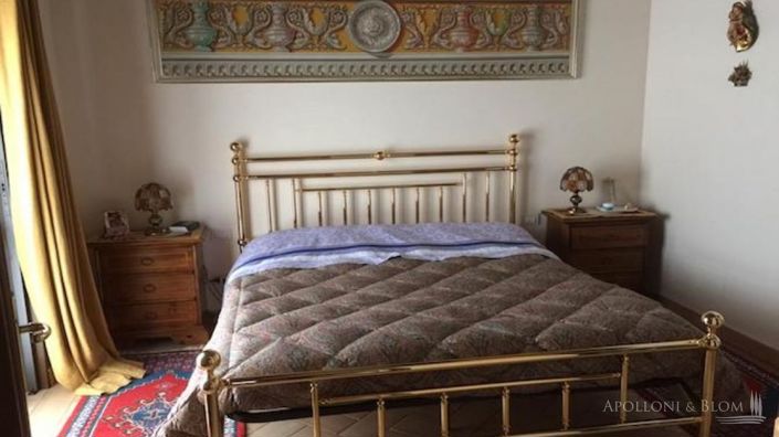 Image No.18-5 Bed Apartment for sale