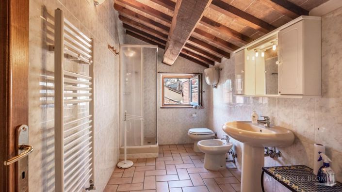 Image No.16-5 Bed Apartment for sale