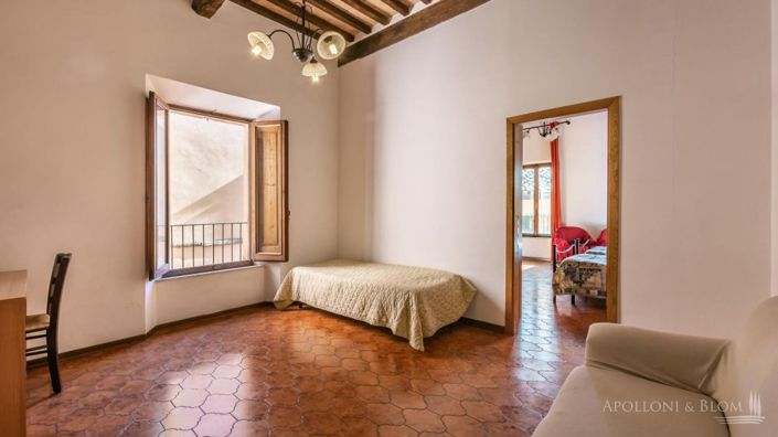 Image No.6-5 Bed Apartment for sale