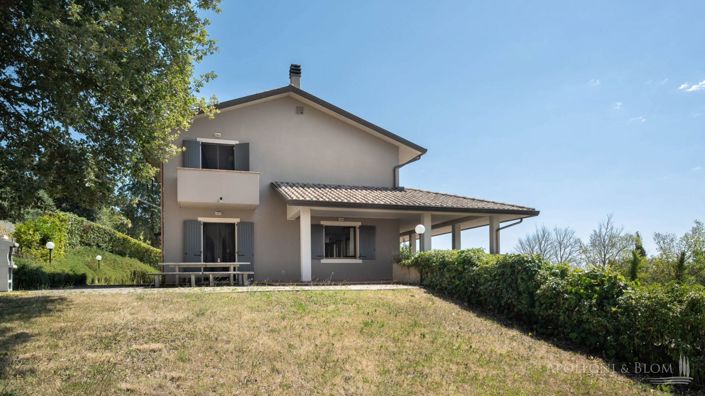 Image No.10-Villa de 4 chambres à vendre à Pérouse