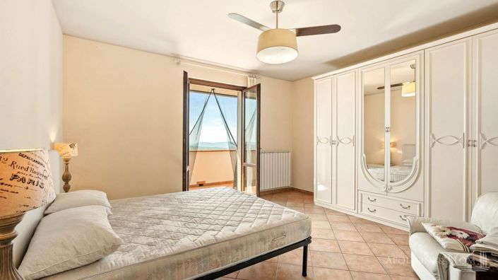 Image No.19-Villa de 4 chambres à vendre à Pérouse