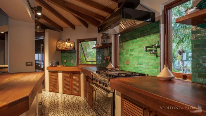 Image No.20-6 Bed Apartment for sale