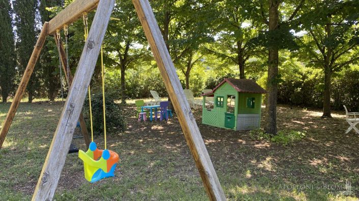 Image No.10-20 Bed Apartment for sale