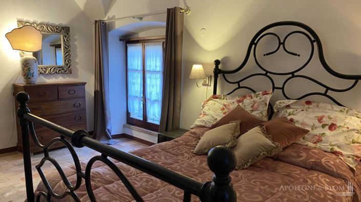 Image No.21-20 Bed Apartment for sale