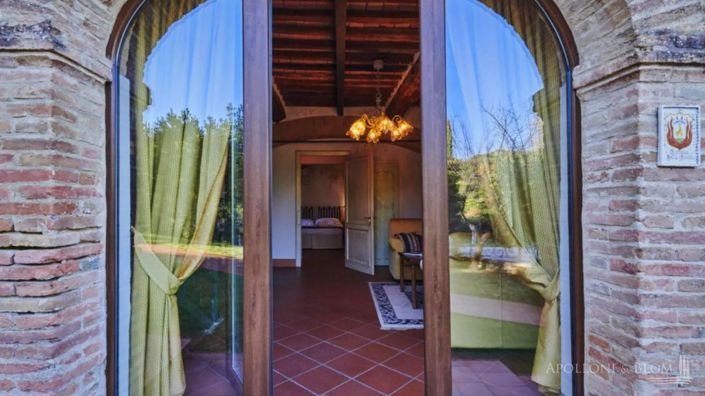 Image No.14-28 Bed Villa for sale