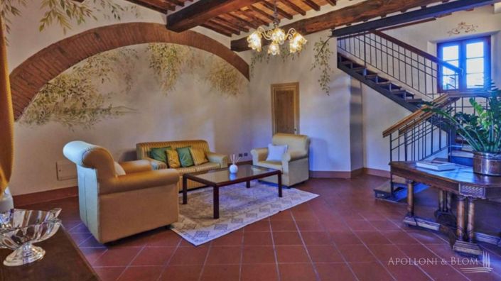 Image No.18-28 Bed Villa for sale