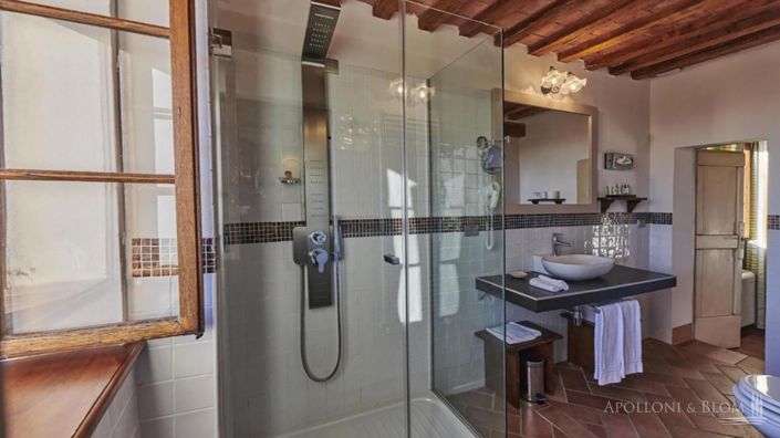 Image No.24-28 Bed Villa for sale