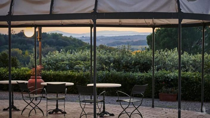 Image No.9-28 Bed Villa for sale