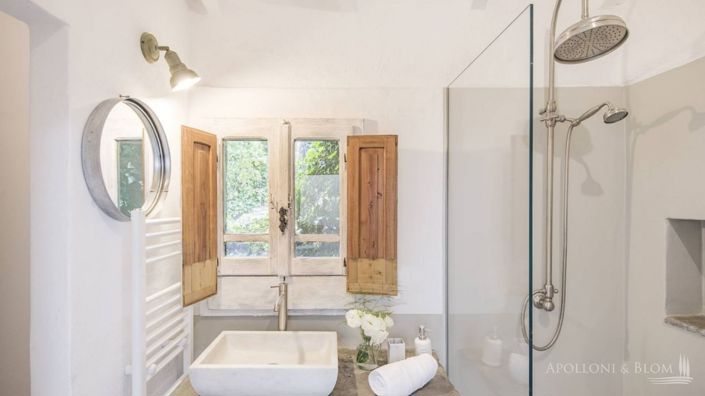 Image No.21-6 Bed Apartment for sale