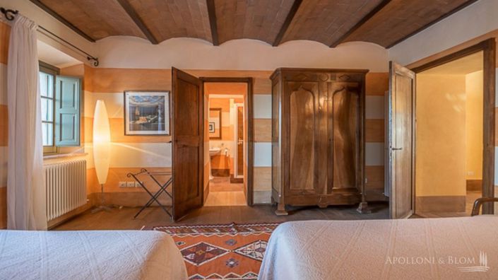 Image No.10-6 Bed Apartment for sale