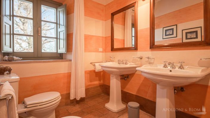 Image No.11-6 Bed Apartment for sale