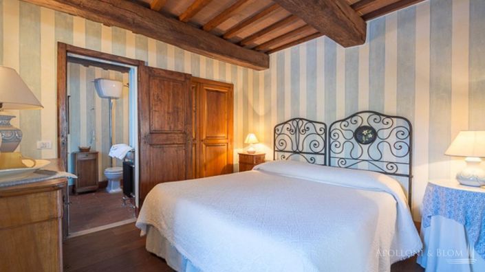 Image No.18-6 Bed Apartment for sale