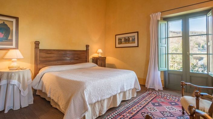 Image No.21-6 Bed Apartment for sale